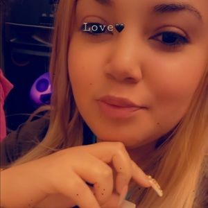 Meet your Posher, Dahiana